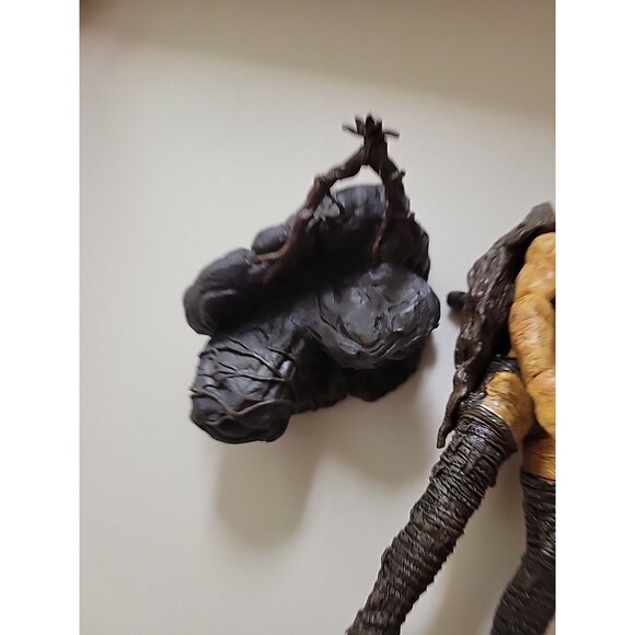 LORD OF THE RINGS Action Figure Lot  Aragon Sharku Rider Galadriel Gollum rock - Picture 8 of 9